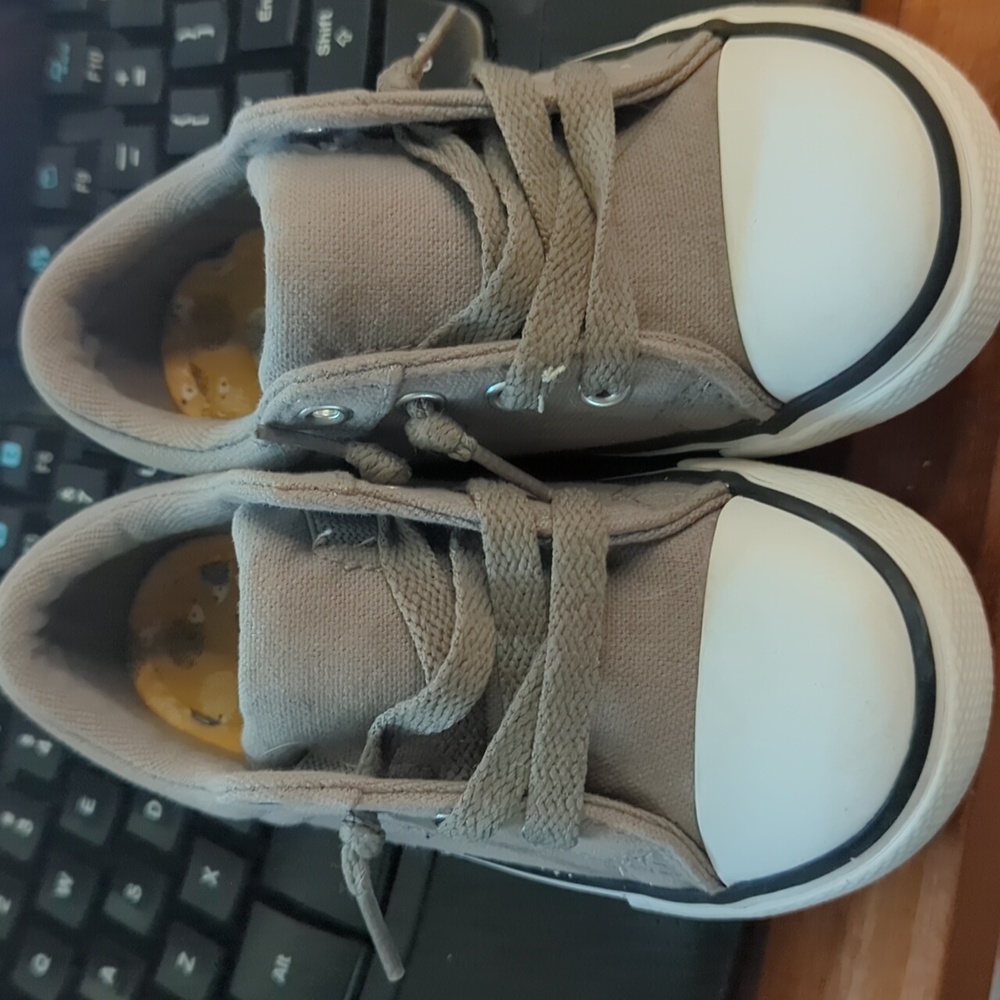 Little kids Hopscotch Grey Canvas Classic Basketball sneakers Sz 8